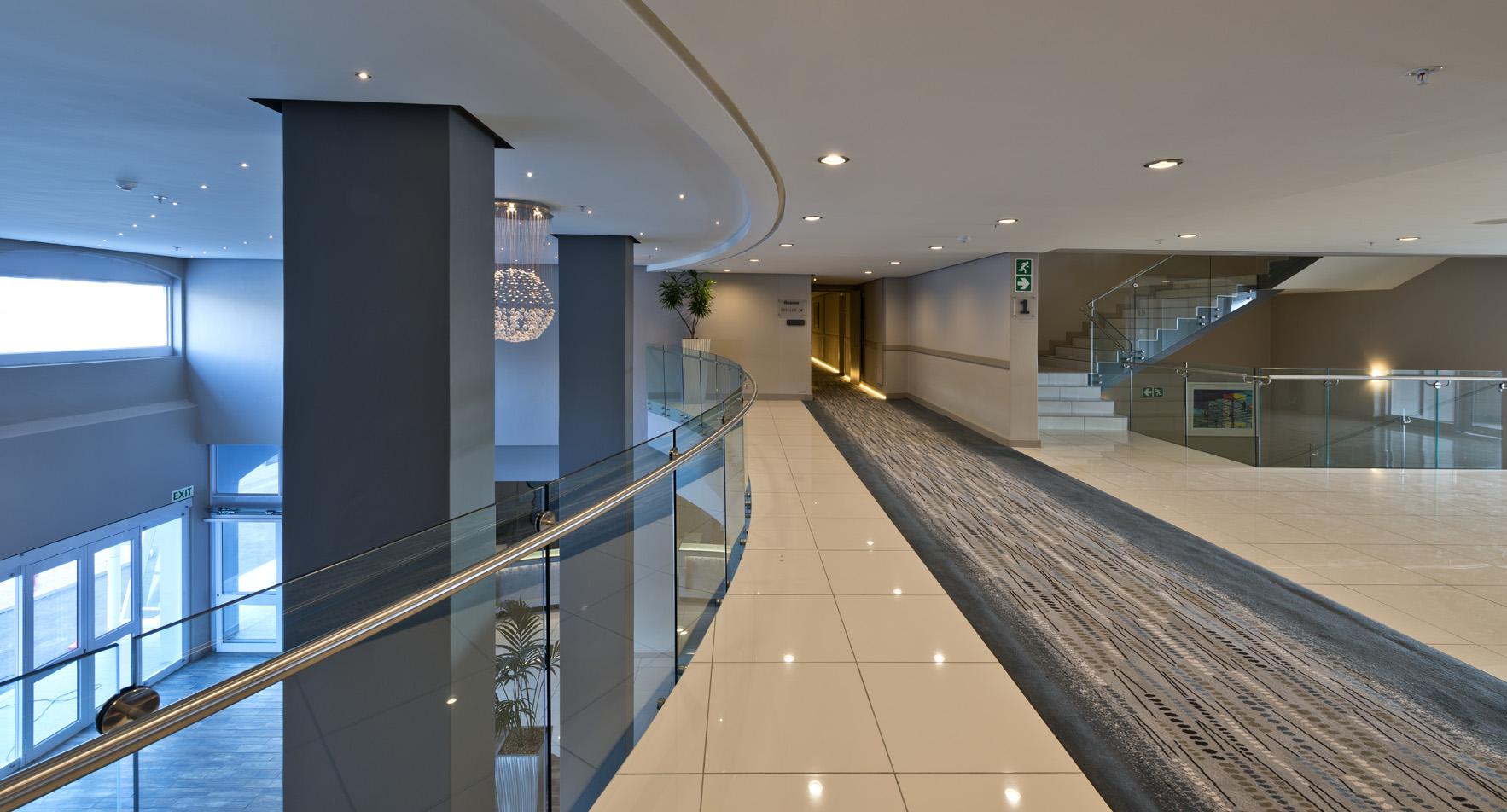 Krystal Hotel 4*