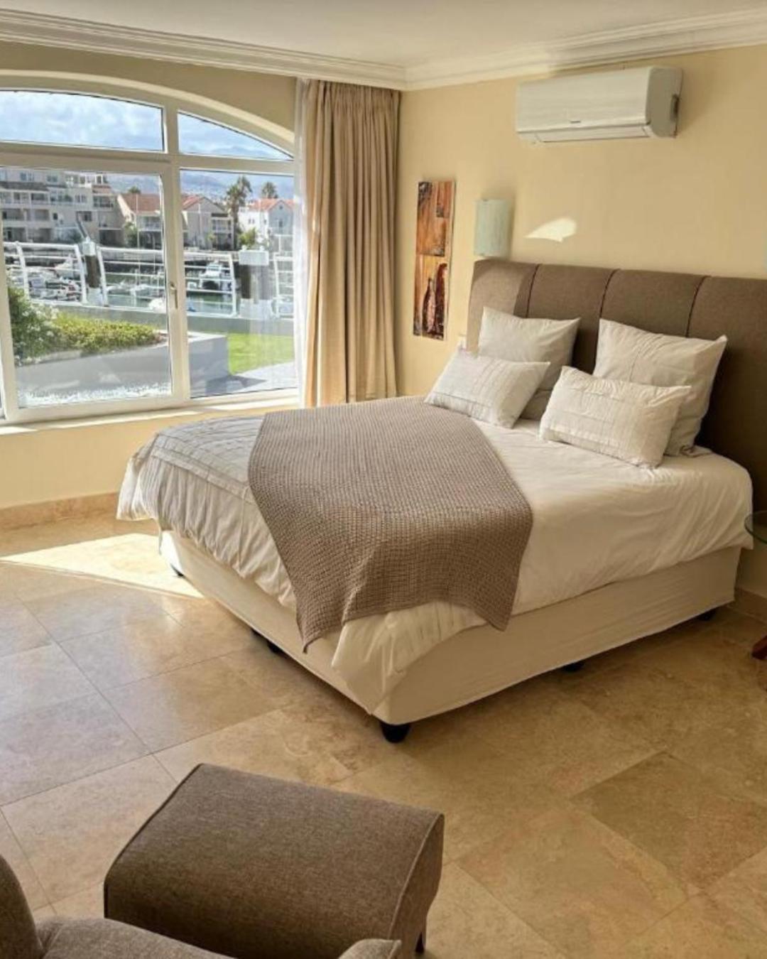 Krystal 4* Gordonsbaai