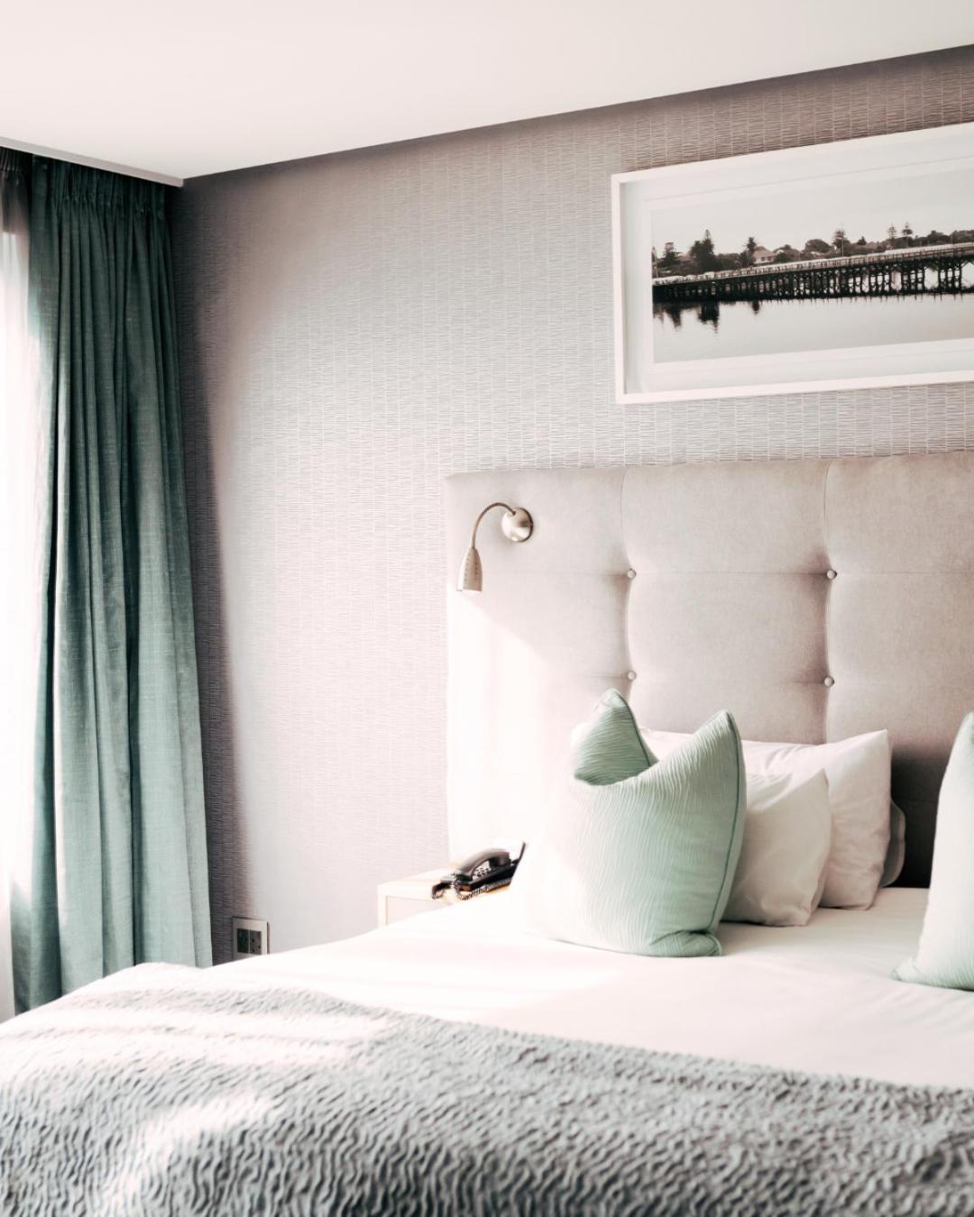 Krystal Hotel