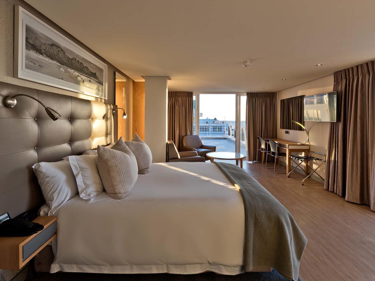 Krystal Gordonʼs Bay
